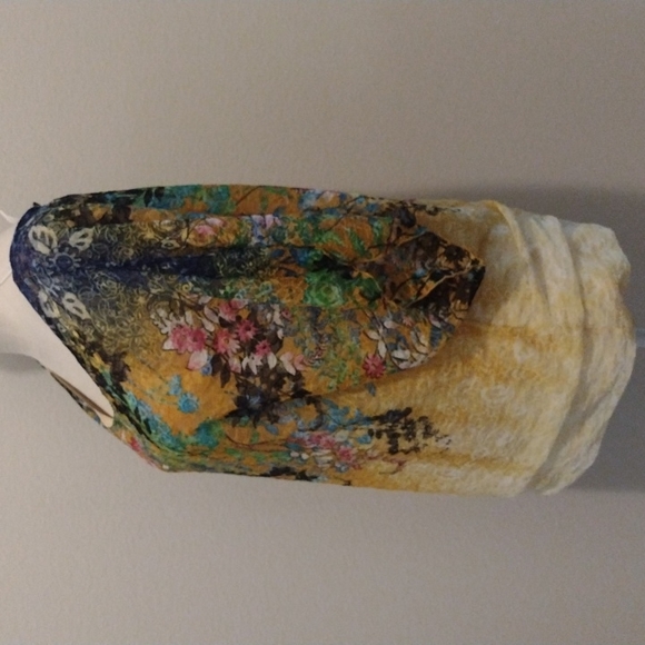 Jennie & Marlis Top - Picture 2 of 6